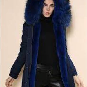 ‼️WOW‼️BLACK Parka with REAL FUR (Raccoon blue fur) GREAT STYLISH AND WARM!💕